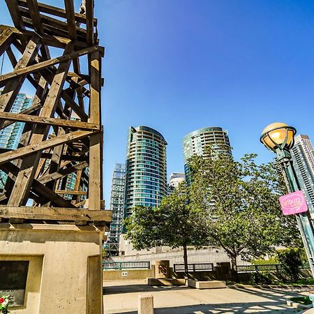 Chol Furnished Suites Heart Of Downtown Toronto, 2 Beds, Free Parking, Cn Tower View Bagian luar foto