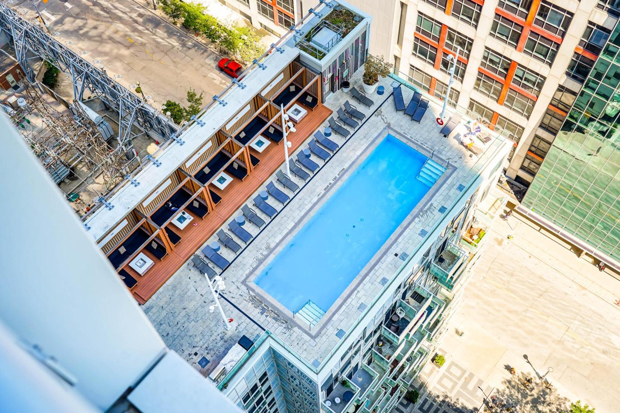 Chol Furnished Suites Heart Of Downtown Toronto, 2 Beds, Free Parking, Cn Tower View Bagian luar foto