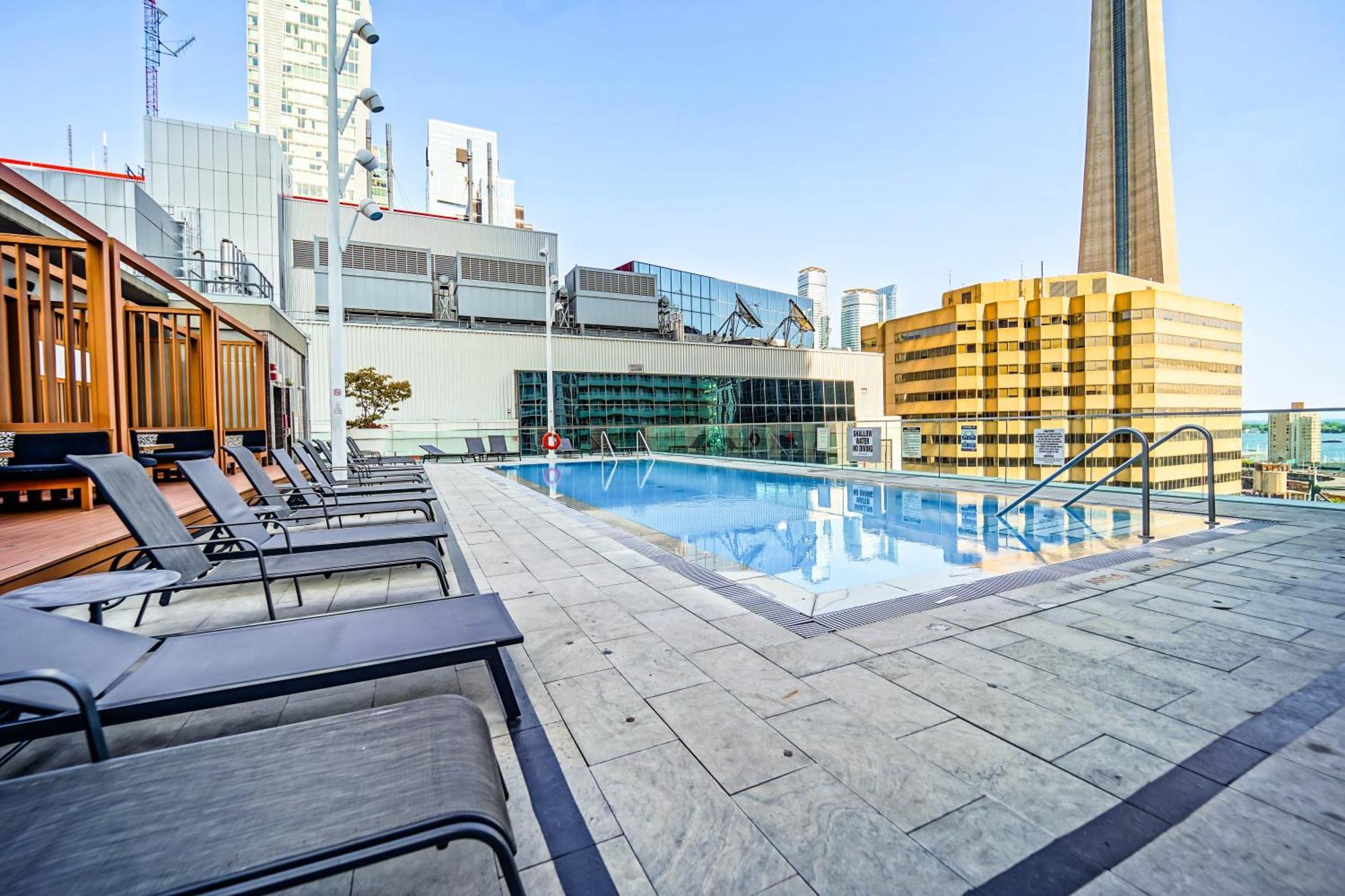 Chol Furnished Suites Heart Of Downtown Toronto, 2 Beds, Free Parking, Cn Tower View Bagian luar foto