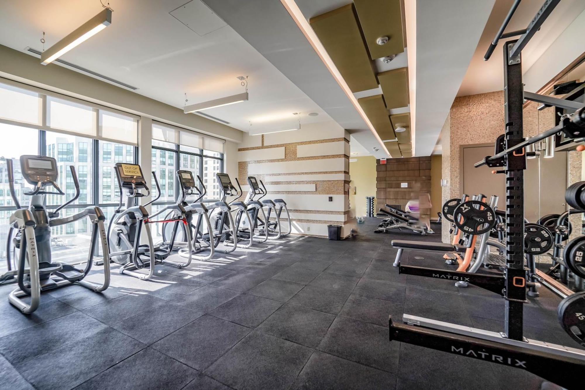 Chol Furnished Suites Heart Of Downtown Toronto, 2 Beds, Free Parking, Cn Tower View Bagian luar foto