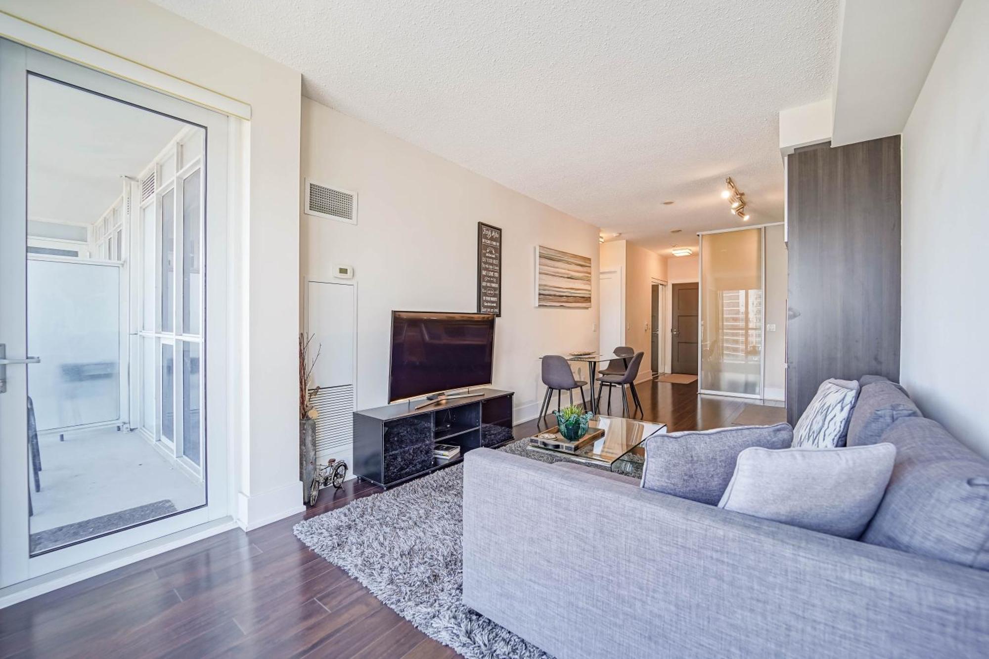 Chol Furnished Suites Heart Of Downtown Toronto, 2 Beds, Free Parking, Cn Tower View Bagian luar foto
