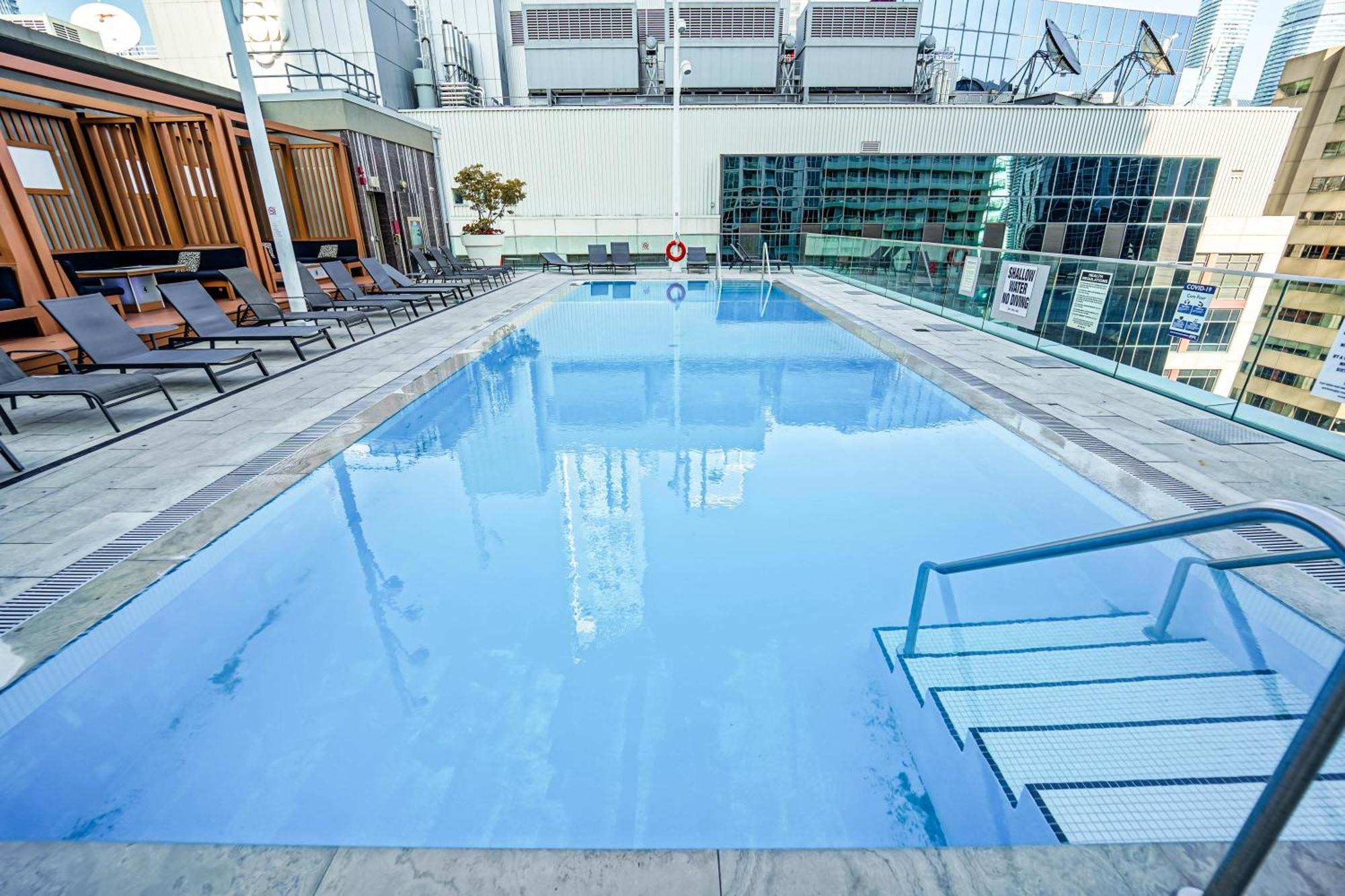 Chol Furnished Suites Heart Of Downtown Toronto, 2 Beds, Free Parking, Cn Tower View Bagian luar foto