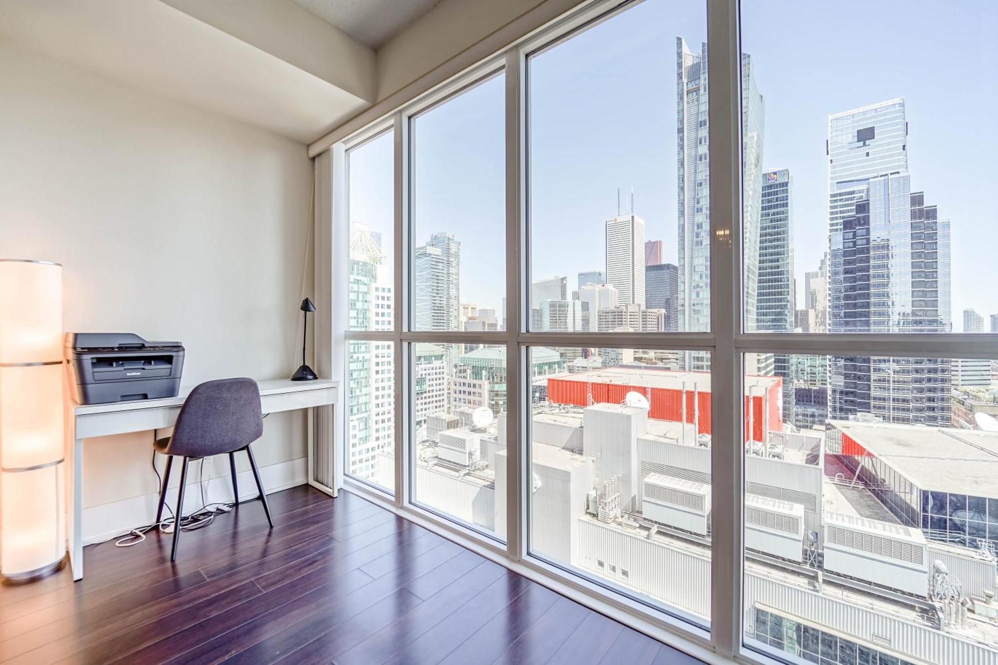 Chol Furnished Suites Heart Of Downtown Toronto, 2 Beds, Free Parking, Cn Tower View Bagian luar foto