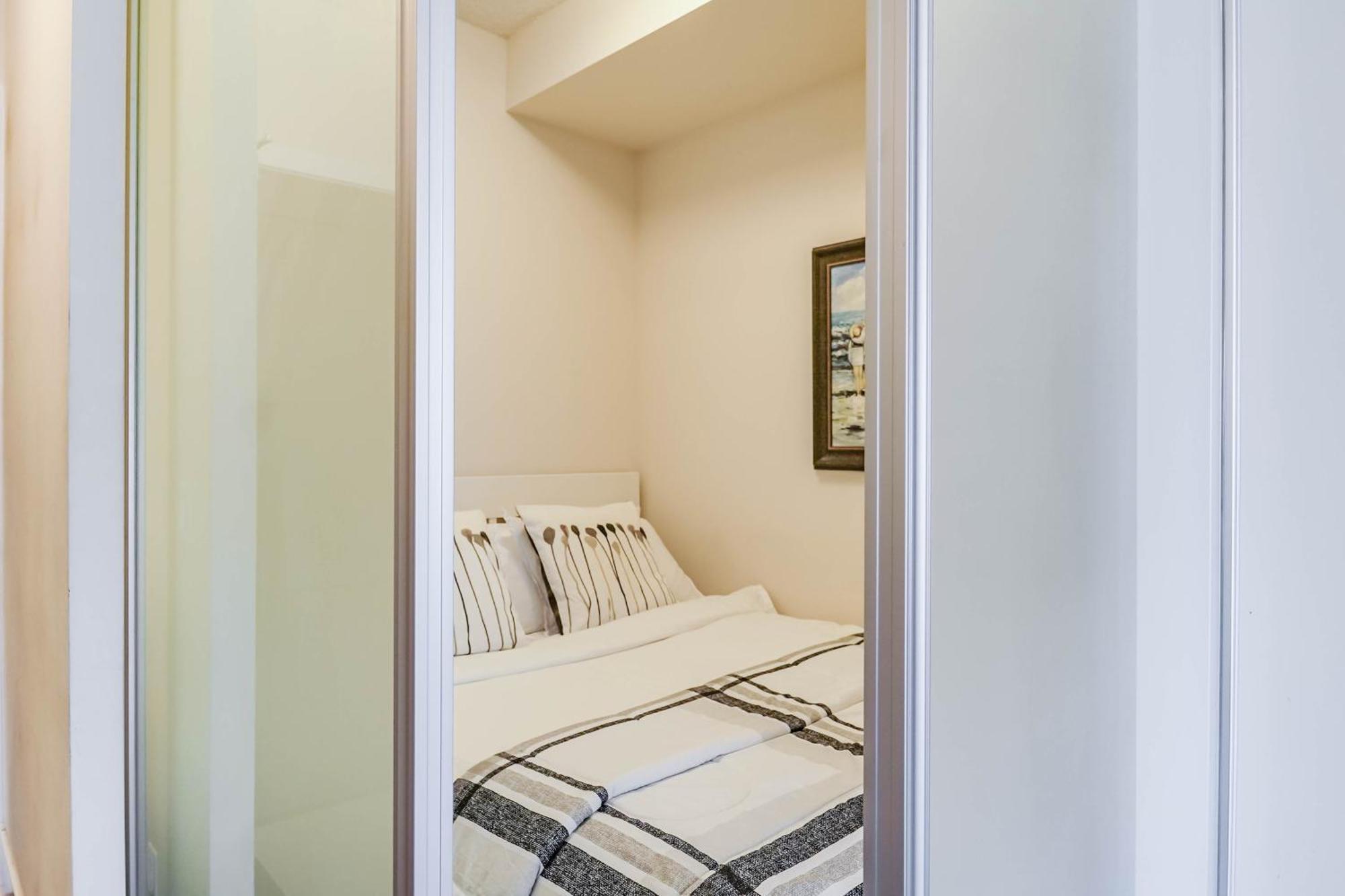 Chol Furnished Suites Heart Of Downtown Toronto, 2 Beds, Free Parking, Cn Tower View Bagian luar foto