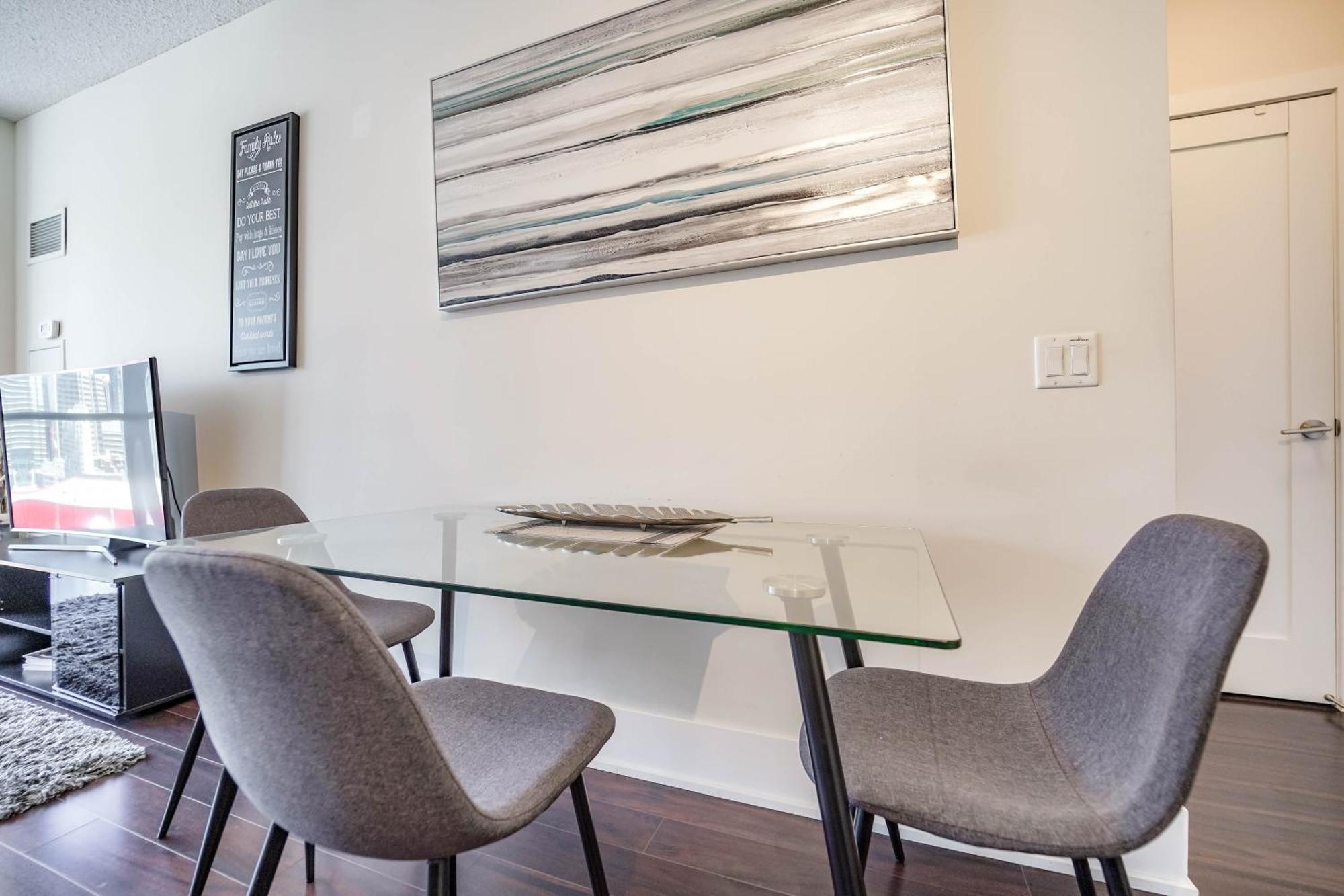 Chol Furnished Suites Heart Of Downtown Toronto, 2 Beds, Free Parking, Cn Tower View Bagian luar foto