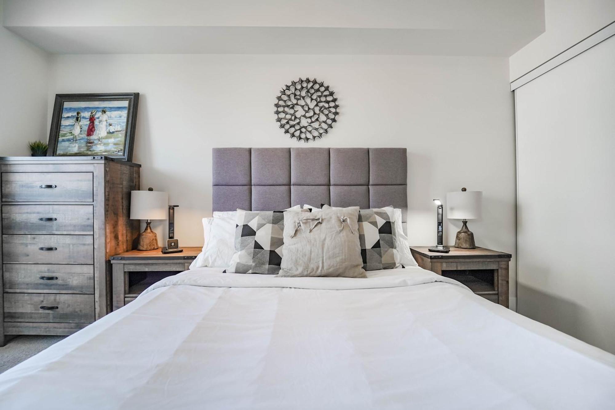 Chol Furnished Suites Heart Of Downtown Toronto, 2 Beds, Free Parking, Cn Tower View Bagian luar foto